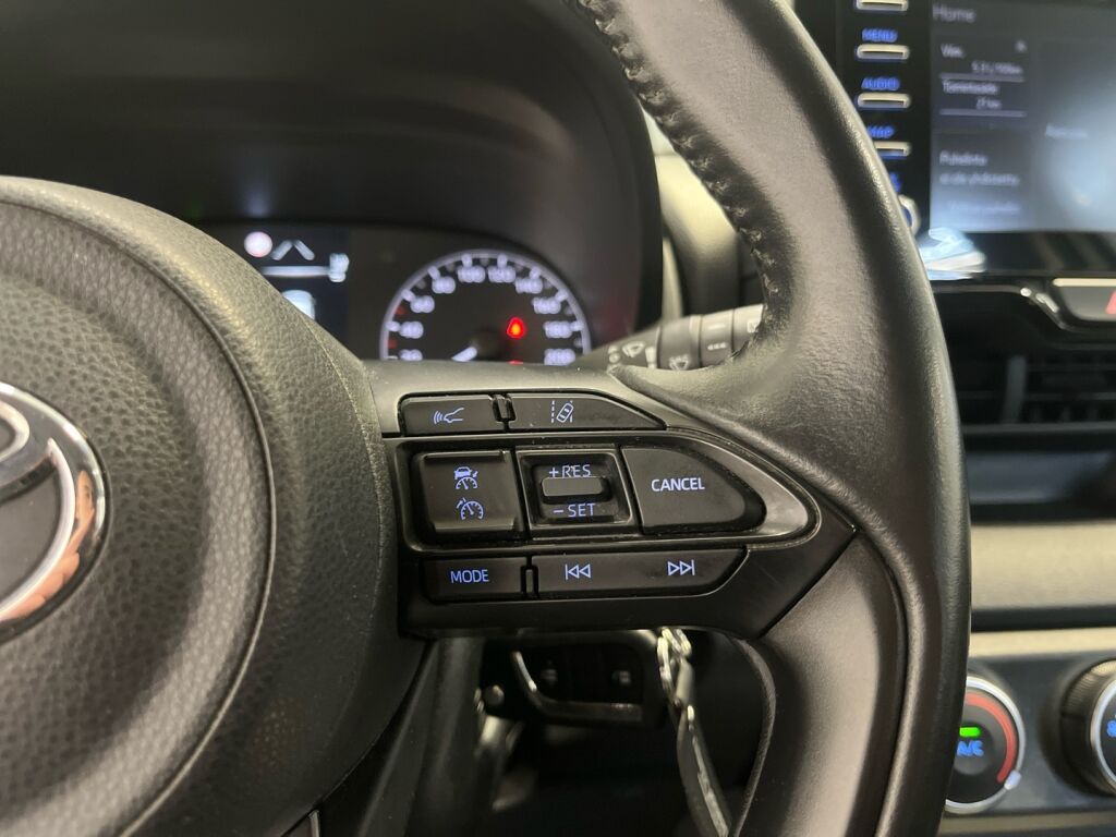 Toyota Yaris 2021 Valkoinen