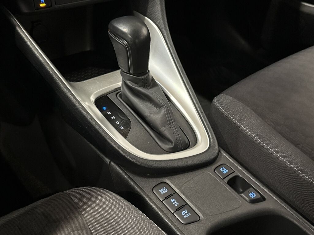 Toyota Yaris 2021 Musta