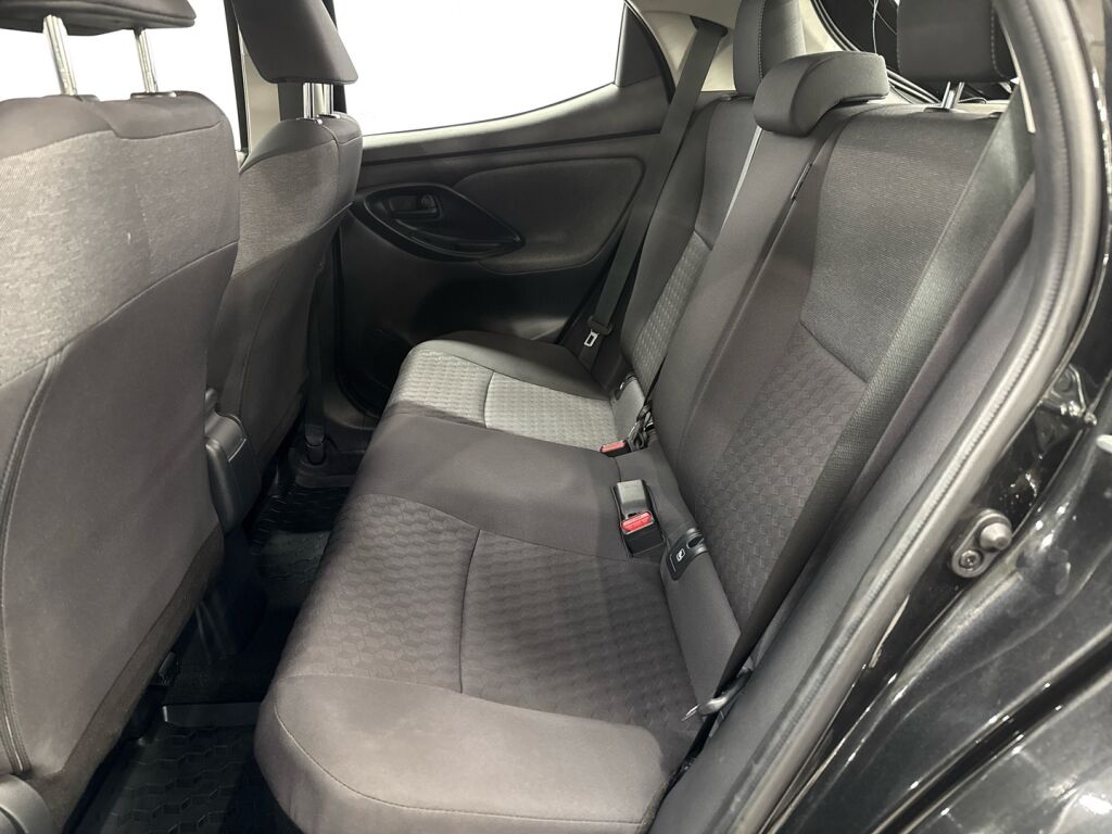 Toyota Yaris 2021 Musta