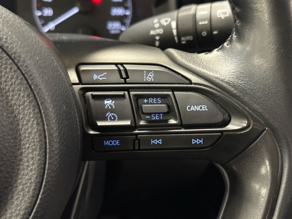 Toyota Yaris 2021 Musta