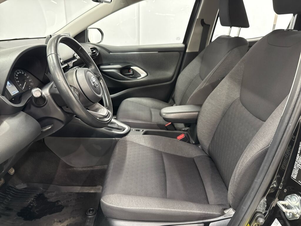 Toyota Yaris 2021 Musta