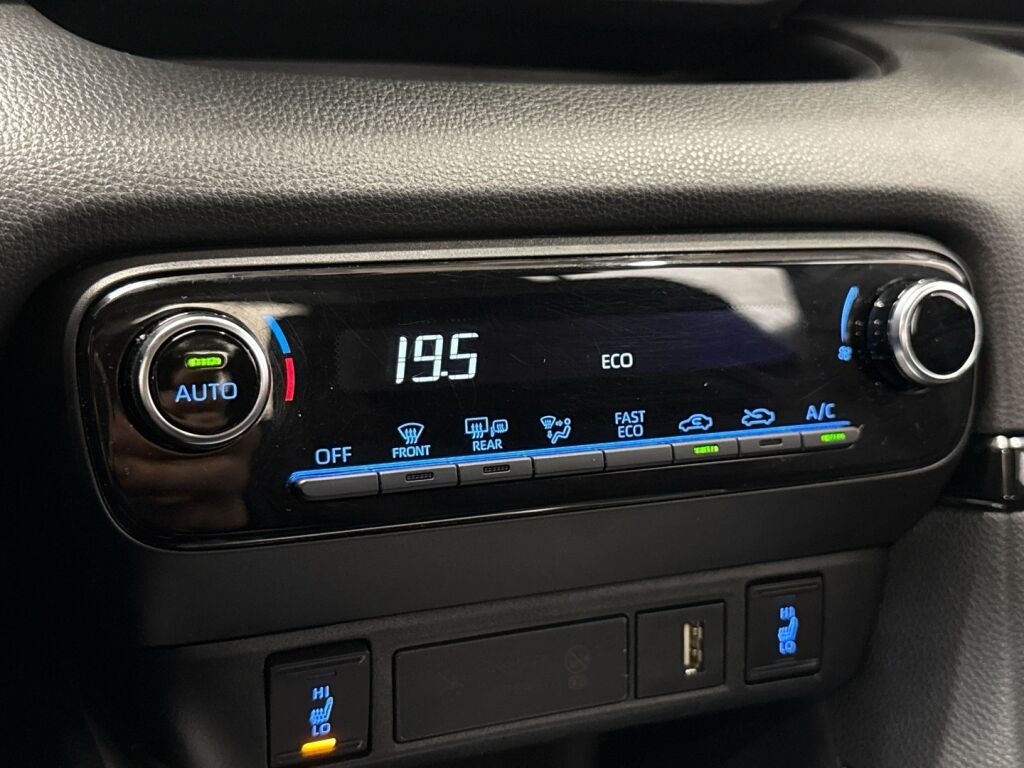 Toyota Yaris 2021 Musta