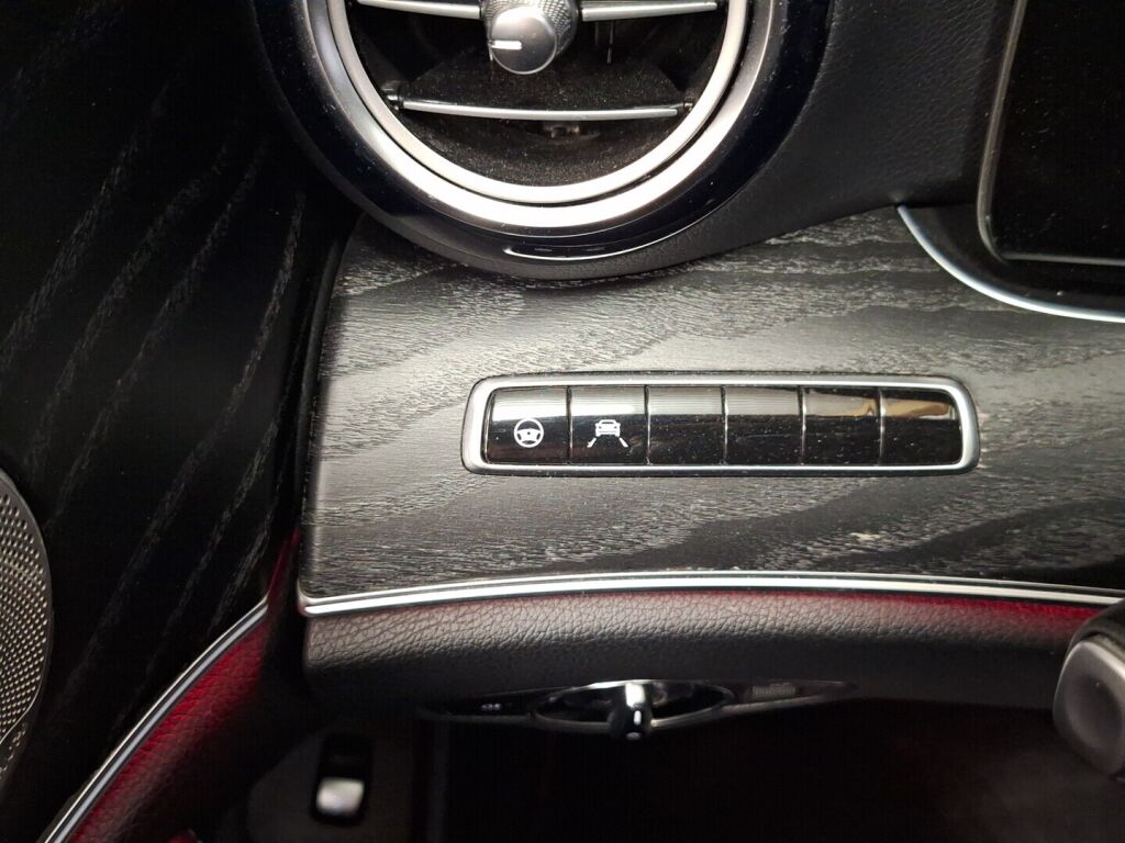 Mercedes-Benz E 2018 Musta