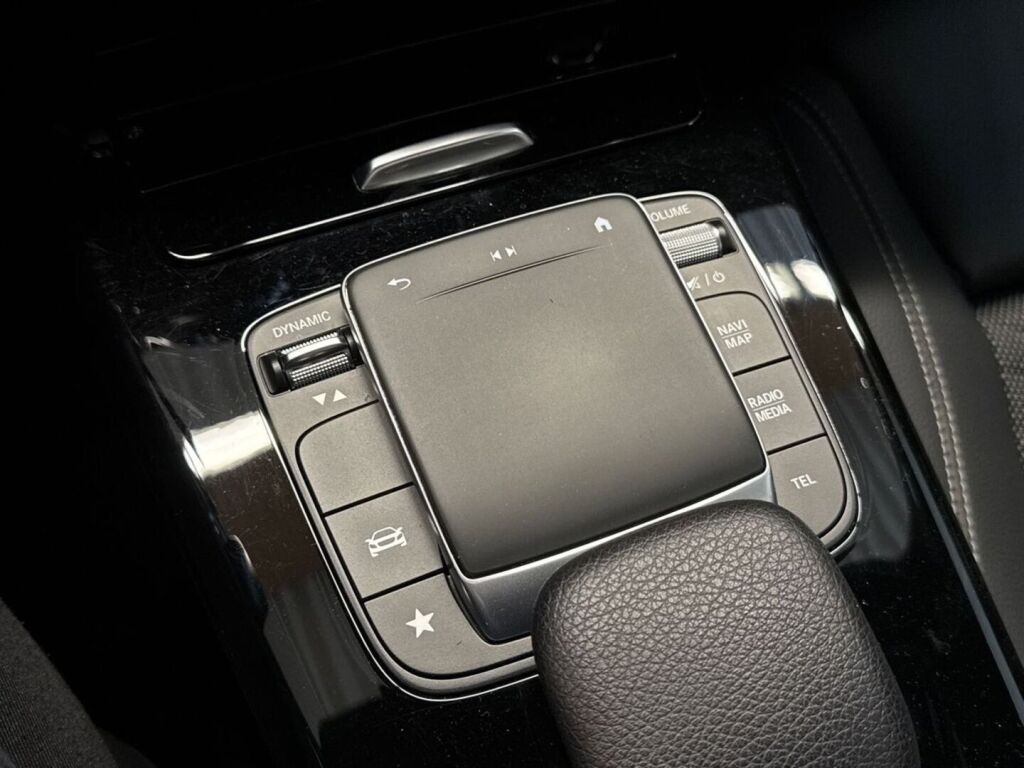 Mercedes-Benz A 2021 Musta