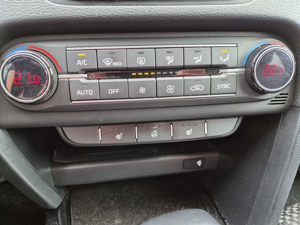 Kia XCeed 2022 Valkoinen