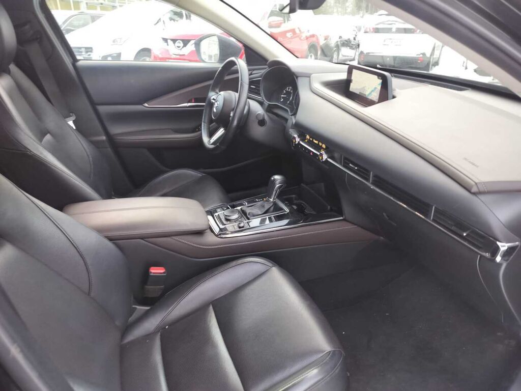 Mazda CX-30 2021 Musta