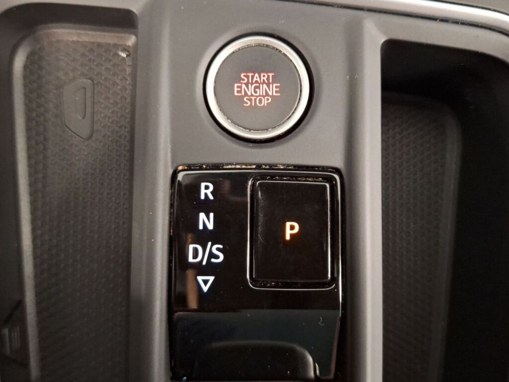 Seat Leon 2021 Punainen