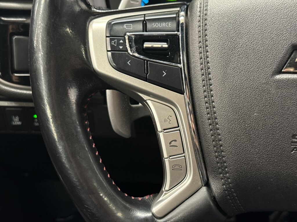 Mitsubishi Outlander PHEV 2018 Musta