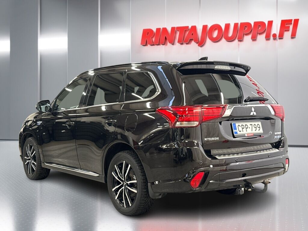 Mitsubishi Outlander PHEV 2018 Musta