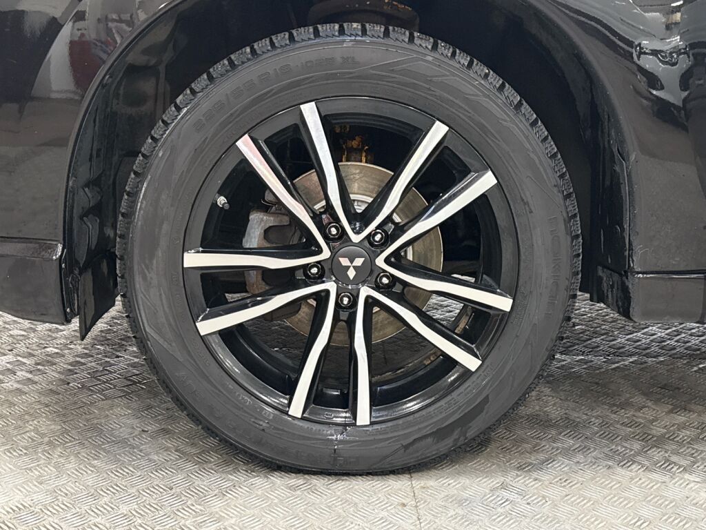 Mitsubishi Outlander PHEV 2018 Musta