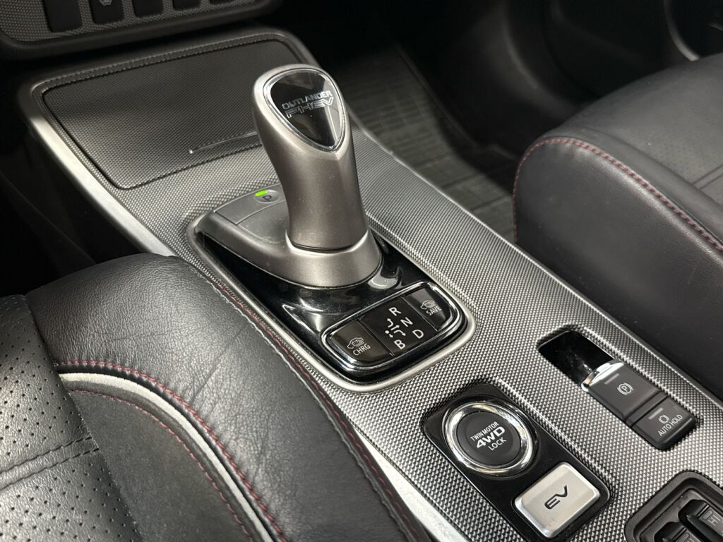 Mitsubishi Outlander PHEV 2018 Musta