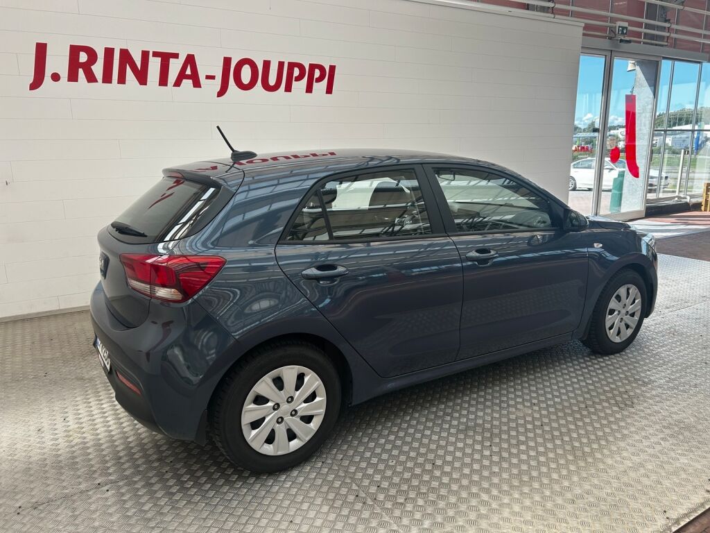Kia Rio 2022 Sininen