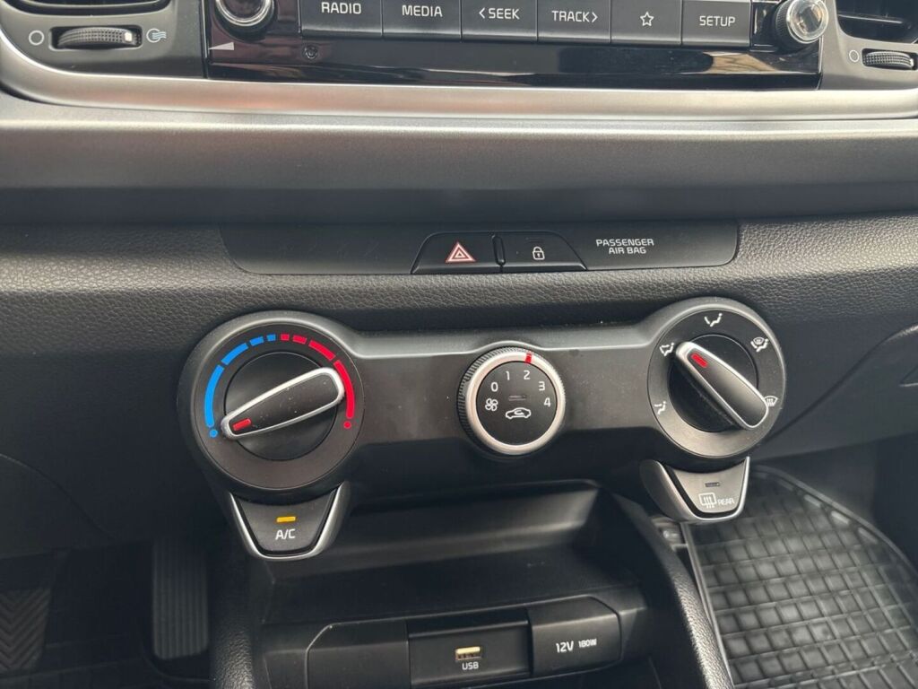 Kia Rio 2022 Sininen
