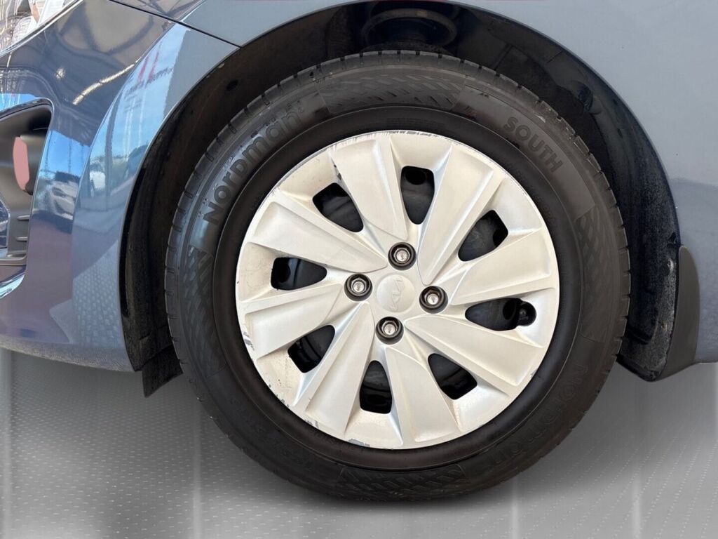 Kia Rio 2022 Sininen