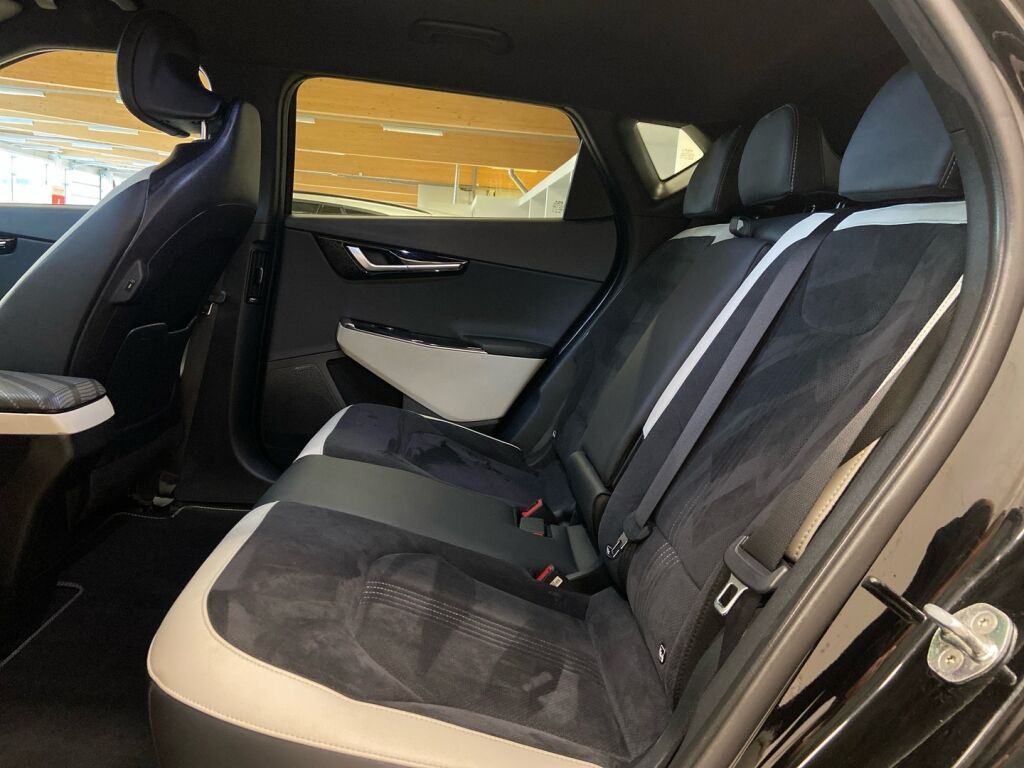 Kia EV6 2022 Musta