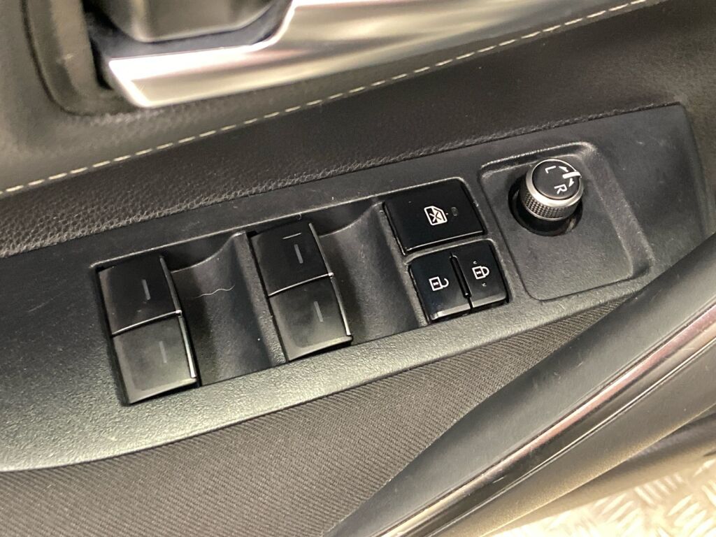 Toyota Corolla 2021 Musta