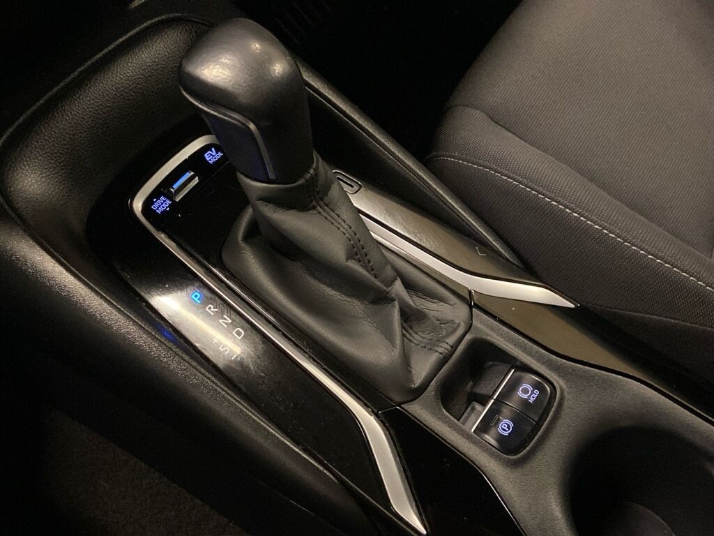 Toyota Corolla 2021 Musta