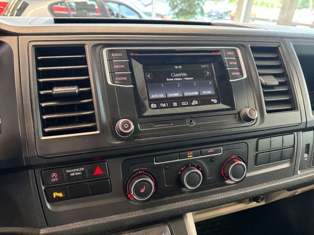 Volkswagen Transporter 2016 Musta