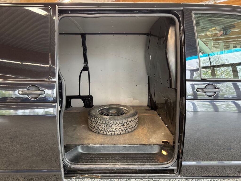 Volkswagen Transporter 2016 Musta