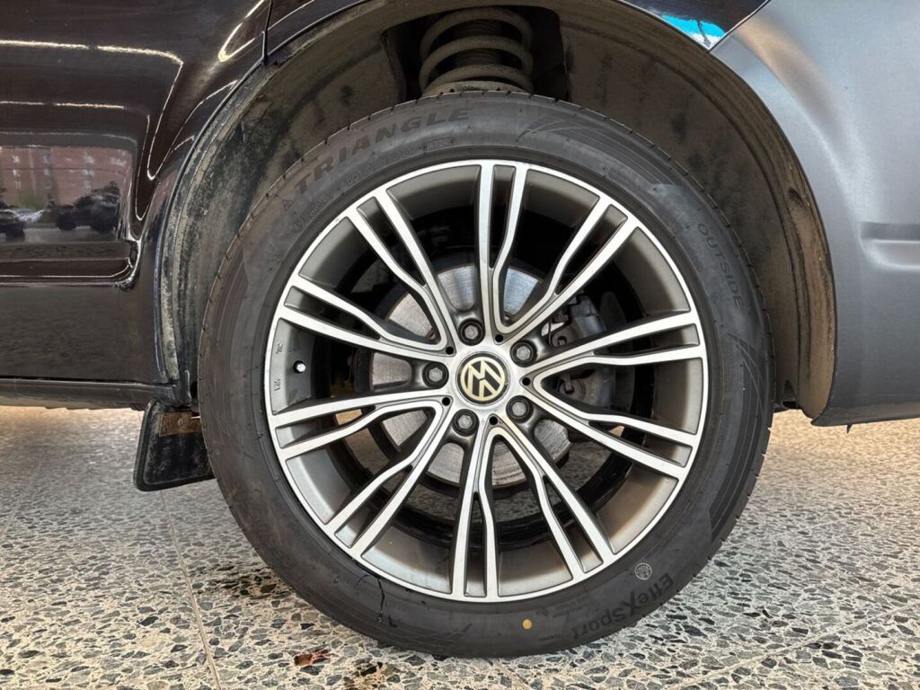 Volkswagen Transporter 2016 Musta