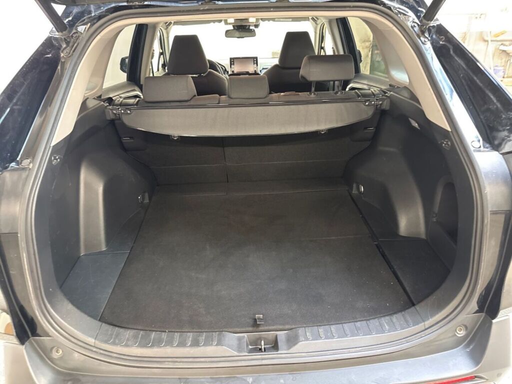 Toyota RAV4 2021 Musta