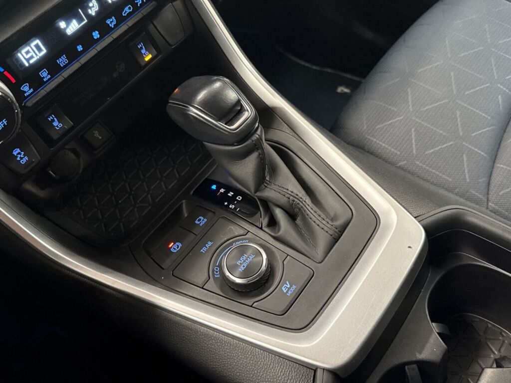 Toyota RAV4 2021 Musta
