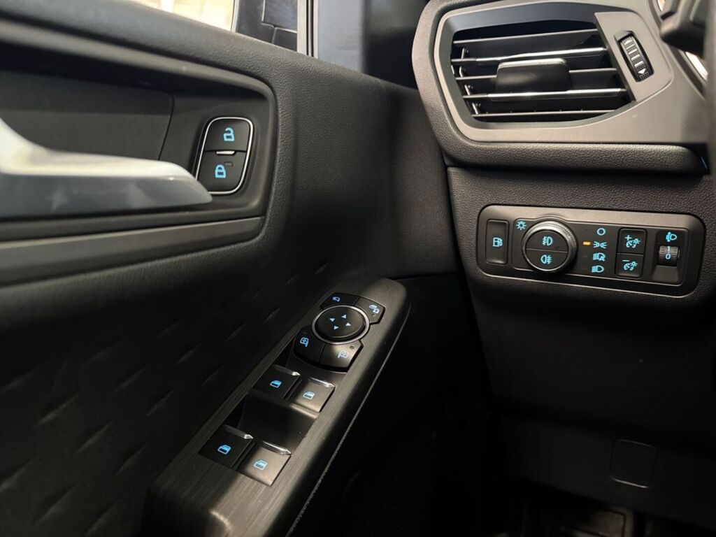 Ford Kuga 2020 Harmaa