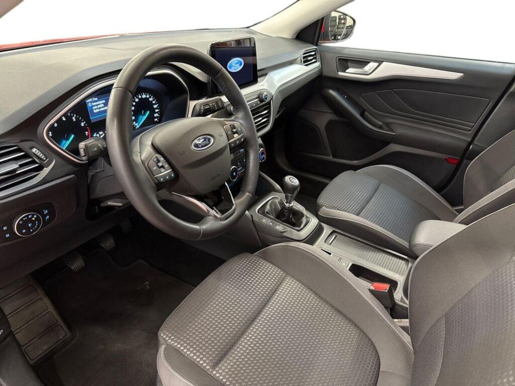 Ford Focus 2021 Punainen