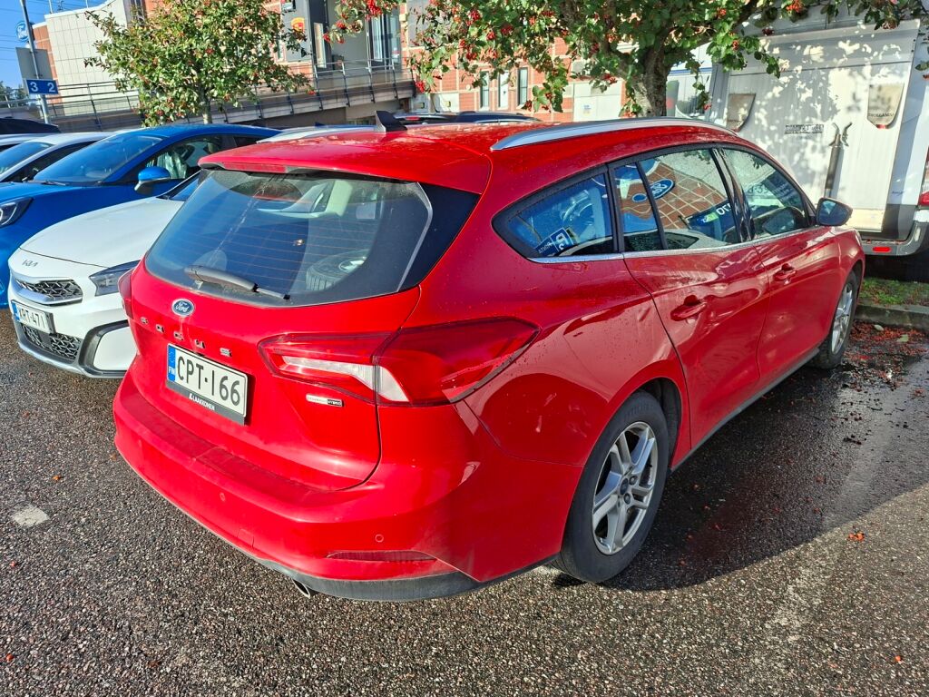 Ford Focus 2021 Punainen