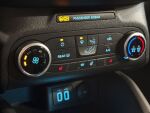 Ford Focus 2021 Punainen