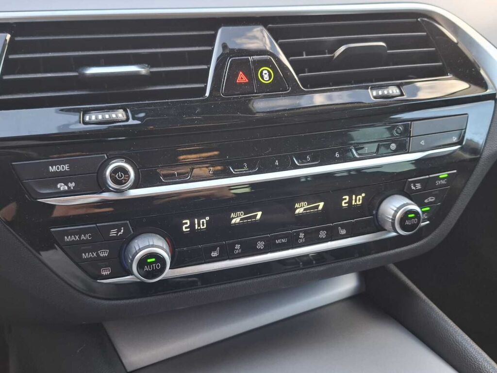 BMW 530 2021 Musta
