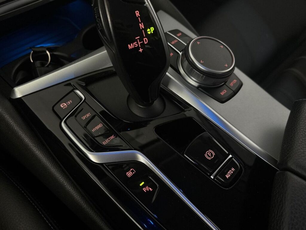 BMW 530 2021 Musta