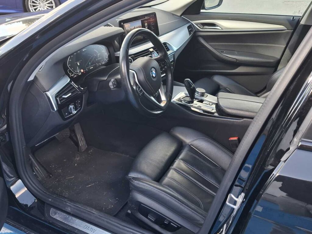 BMW 530 2021 Musta