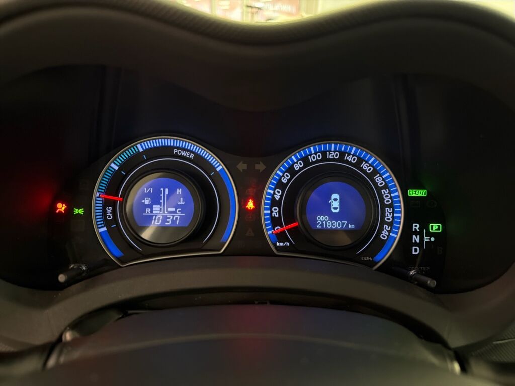 Toyota Auris 2011 Musta