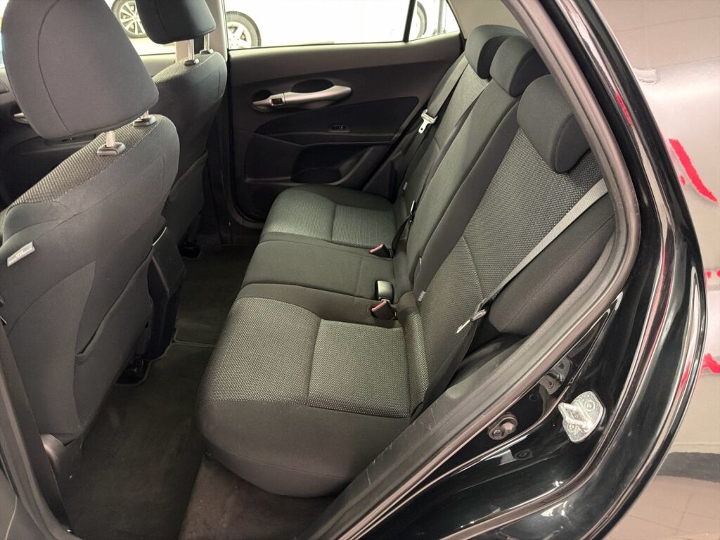 Toyota Auris 2011 Musta