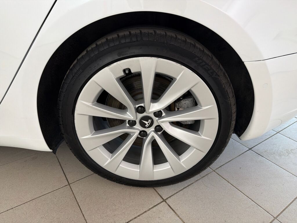 Tesla Model 3 2021 Valkoinen