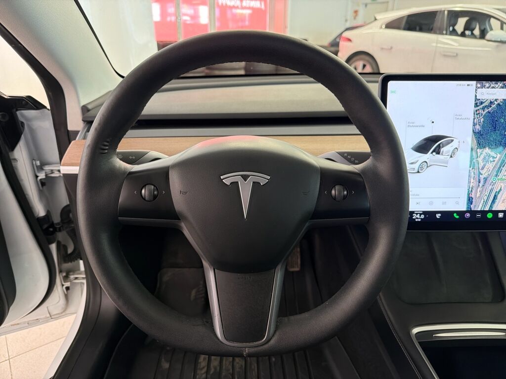 Tesla Model 3 2021 Valkoinen