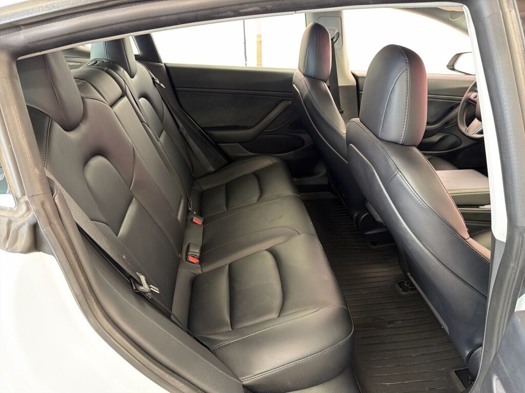 Tesla Model 3 2021 Valkoinen
