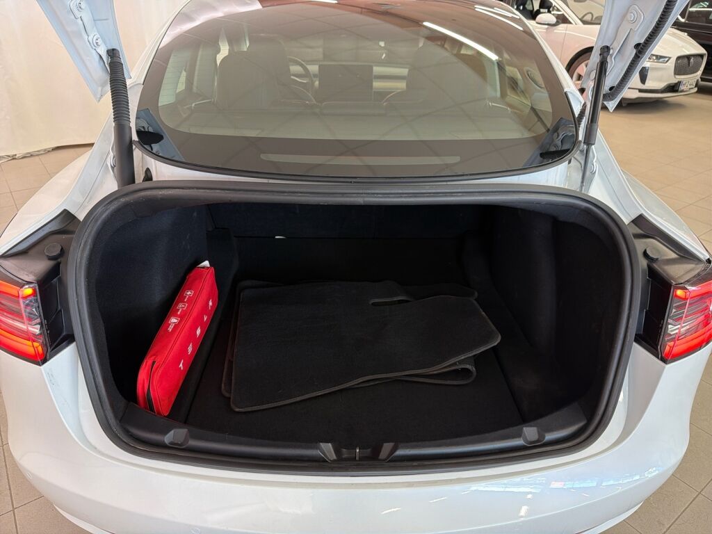 Tesla Model 3 2021 Valkoinen