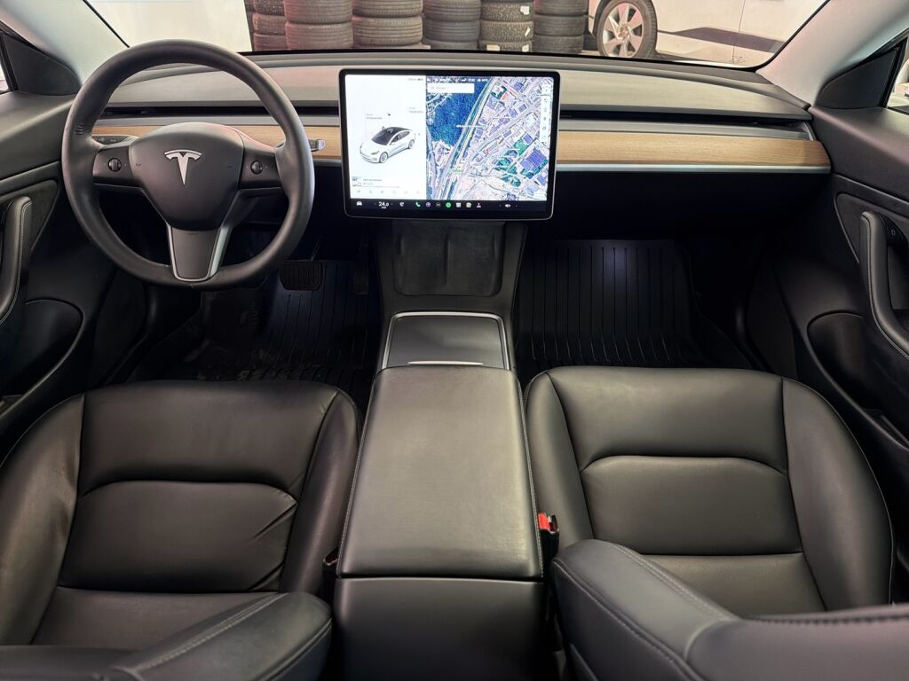Tesla Model 3 2021 Valkoinen
