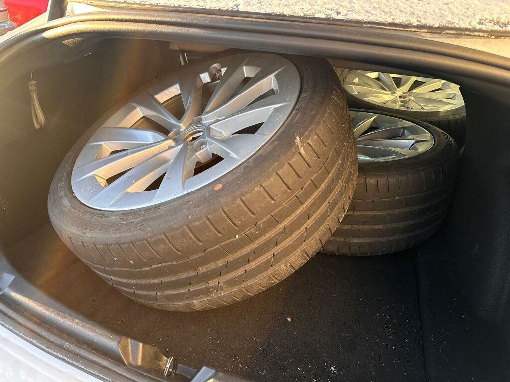 Tesla Model 3 2021 Valkoinen