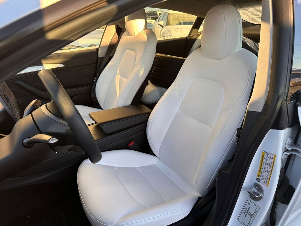 Tesla Model 3 2021 Valkoinen