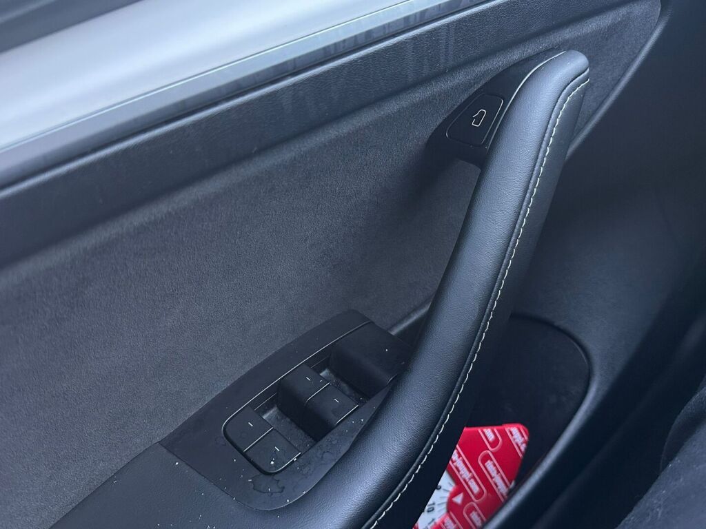 Tesla Model 3 2021 Valkoinen