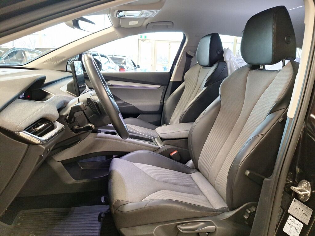 Skoda Enyaq 2022 Musta