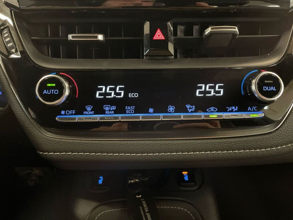 Toyota Corolla 2021 Sininen