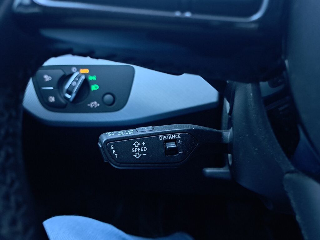 Audi A4 2018 Valkoinen