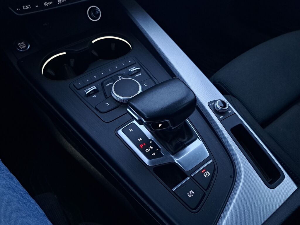 Audi A4 2018 Valkoinen