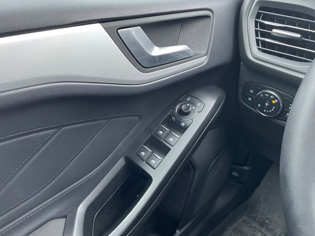 Ford Focus 2021 Harmaa