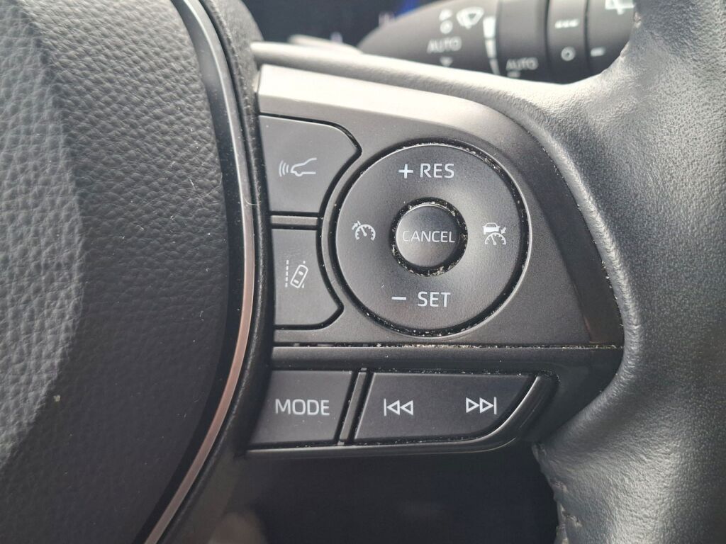 Toyota Corolla 2022 Punainen