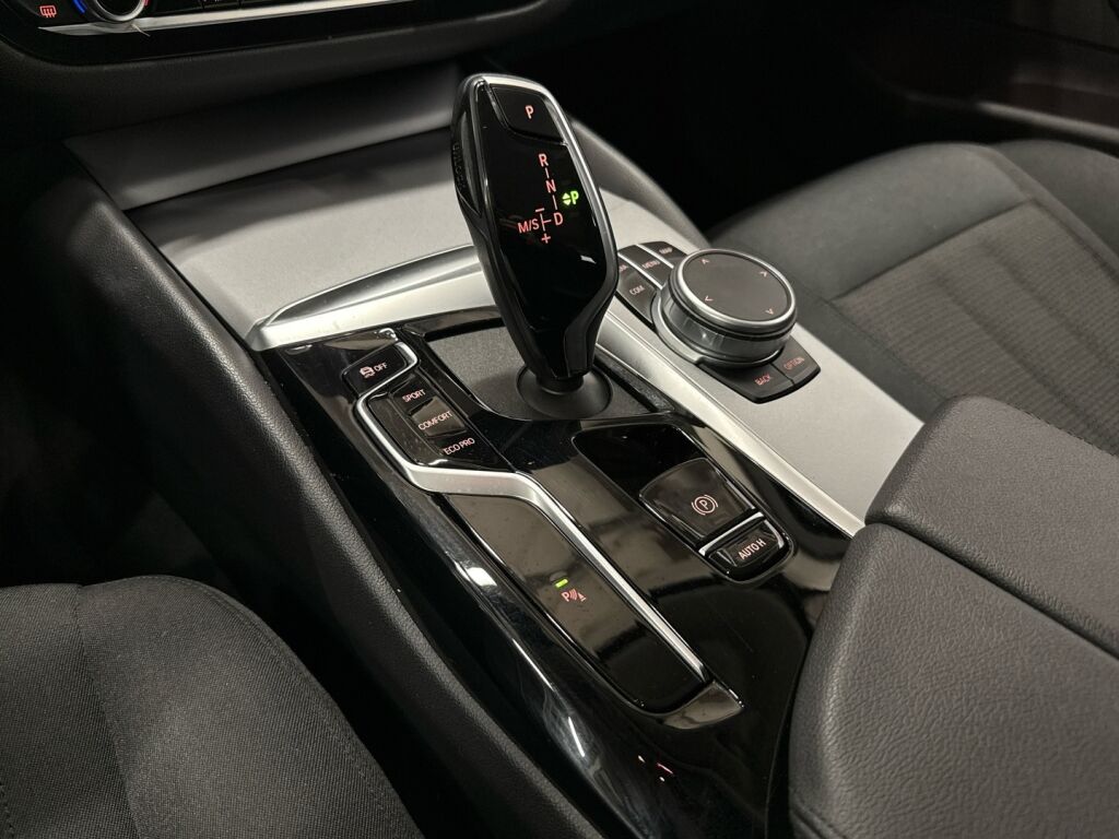 BMW 520 2022 Valkoinen